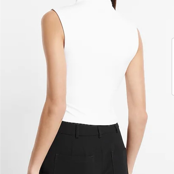 Express Body Contour High Compression Mock Neck Cropped Tank Medium - Picture 3 of 8